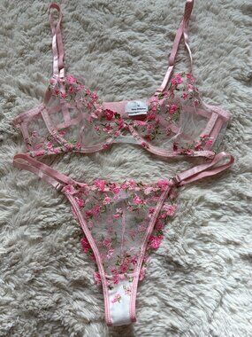 Moxy Intimates Pink Floral Embroidered Lingerie Bra & Thong Set Medium